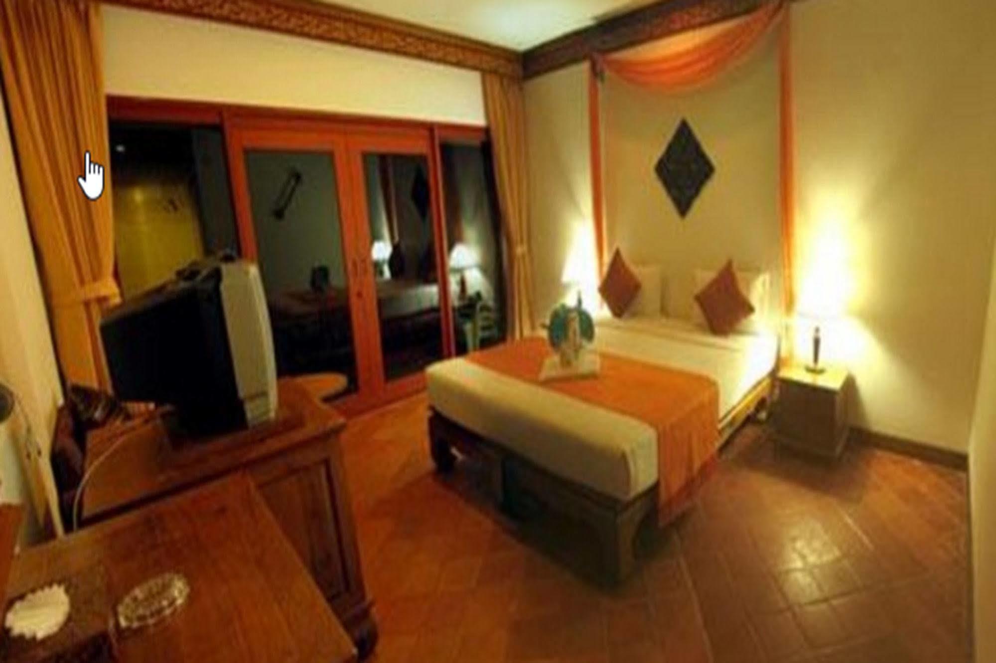 Kata Minta Hotel Phuket Exterior photo